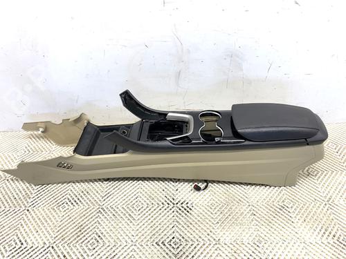 middle-console-ford-mondeo-v-saloon-cd-2012-39290918 main image