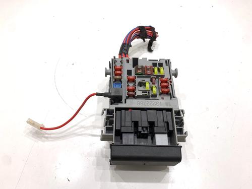 Used Fuse box Fuse box 39331015 39331015