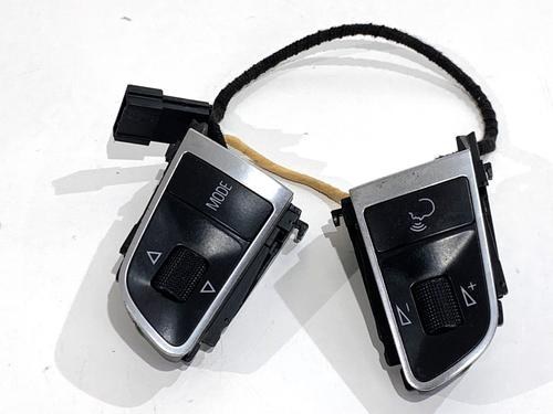 Used Steering wheel controls Steering wheel controls 39320538 39320538