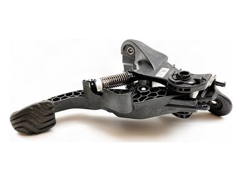 Pedal Pedal RENAULT CLIO V (B7_) 1.0 LPG (B7MT) (101 hp) 39704075 39704075