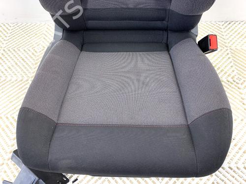 Right front seat CITROËN C4 CACTUS 1.2 THP 110 | BP39316848C16 - Image 3