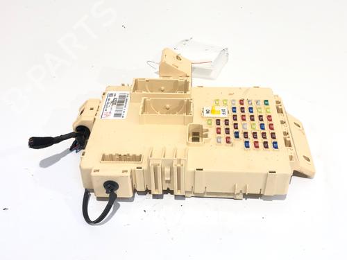 Used Fuse box Fuse box 39286810 39286810