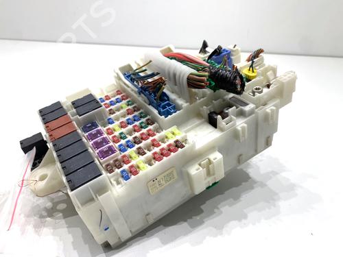 Used Fuse box Fuse box 39343857 39343857