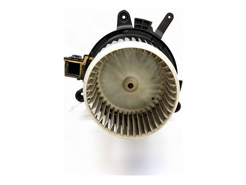 Used Heater blower motor Heater blower motor PEUGEOT 3008 II SUV (MC_, MR_, MJ_, M4_) 1.2 THP/ PureTech 130 (MRHNSM, MRHNSU, MRHNSJ, MRHNYW,... (131 hp) 40033616 40033616