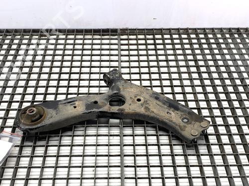 left-front-suspension-arm-kia-carens-iv-2013-39320379 main image