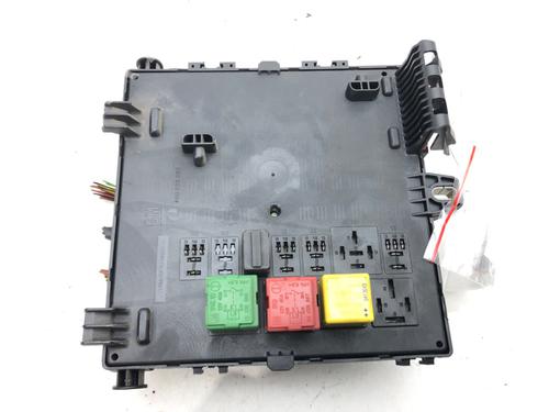 Used Fuse box Fuse box OPEL VECTRA C Estate (Z02) 2.2 DTI (F35) (125 hp) 39275045 39275045