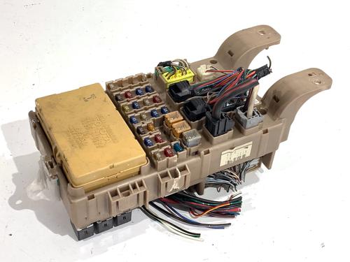Used Fuse box Fuse box 39327957 39327957