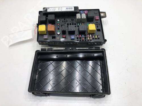 Used Fuse box Fuse box 39279916 39279916