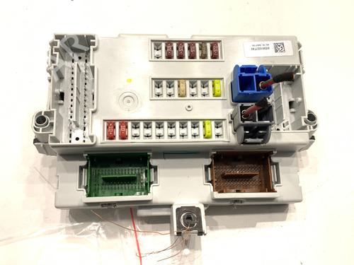 fuse-box-jeep-cherokee-kl-2013-39304218 main image