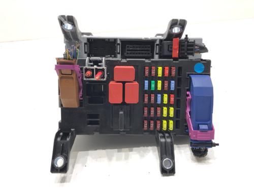 Used Fuse box Fuse box 39279982 39279982