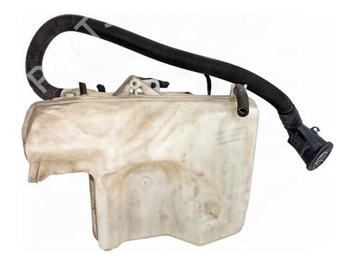 windscreen-washer-tank-bmw-5-e60-2001-2002-2003-2004-2005-2006-2007-2008-2009-2010-39373612 main image