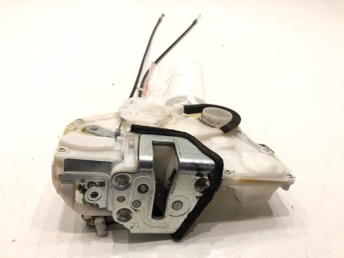front-right-lock-suzuki-swift-iii-mz-ez-2005-39345774 main image