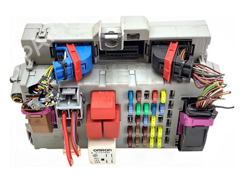 Used Fuse box Fuse box 39370125 39370125