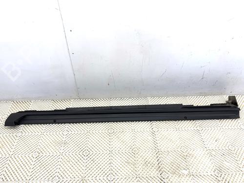 Used Right sideskirt Right sideskirt TOYOTA YARIS CROSS (MXP_) 1.5 (MXPB10) (125 hp) 39339609 39339609