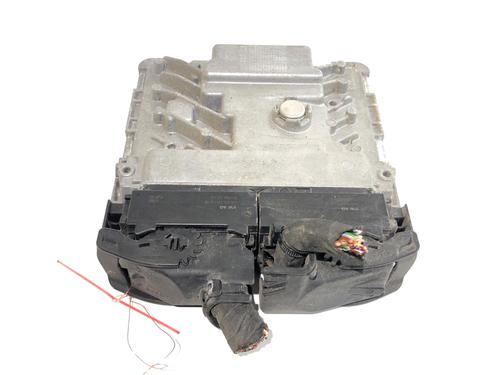engine-control-unit-ecu-vw-touran-5t1-2015-39310390 main image