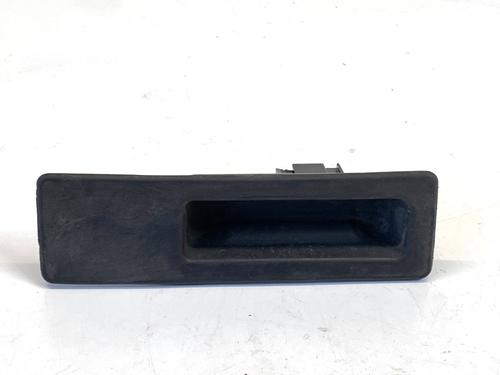 Used Tailgate handle Tailgate handle 39334027 39334027
