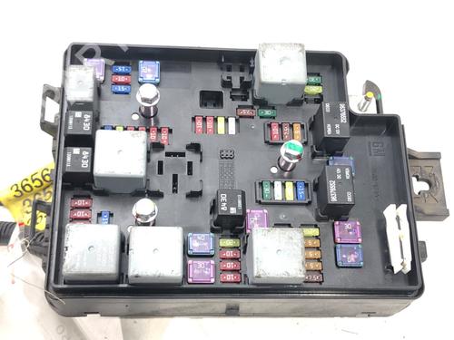 Used Fuse box Fuse box 39275211 39275211
