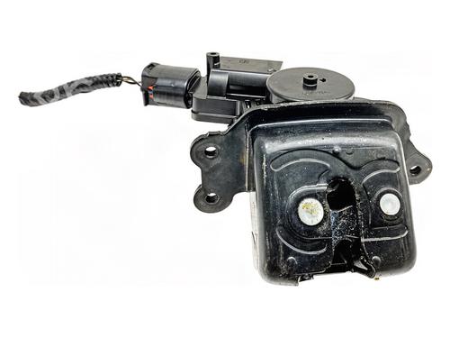 tailgate-lock-toyota-c-hr-_x1_-2016-39365303 main image