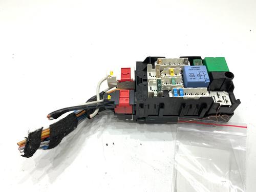 Used Fuse box Fuse box 39339069 39339069