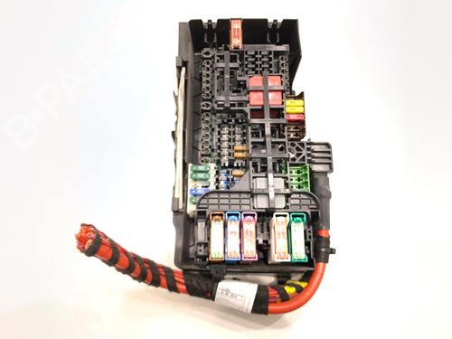 Used Fuse box Fuse box 39344819 39344819