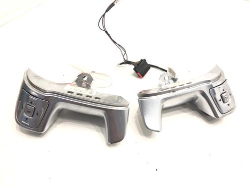 Used Steering wheel controls Steering wheel controls 39277588 39277588