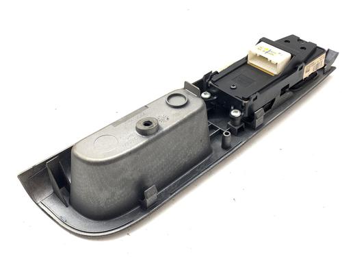 Switch TOYOTA COROLLA (_E12_) 1.4 VVT-i (ZZE120_, ZZE120R) | BP39370969I30 - Image 2