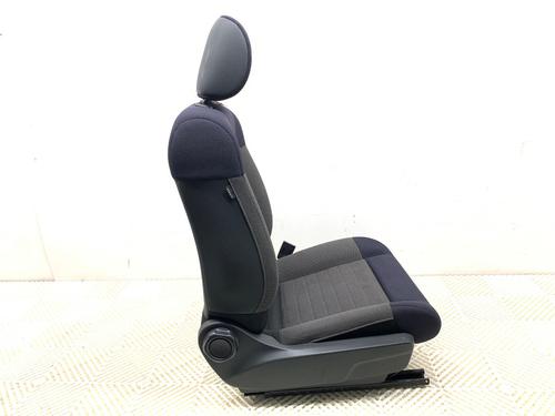 Right front seat CITROËN C4 CACTUS 1.2 VTi 82 | BP40115327C16 - Image 6