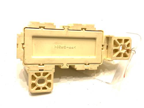 Used Fuse box Fuse box 39301458 39301458