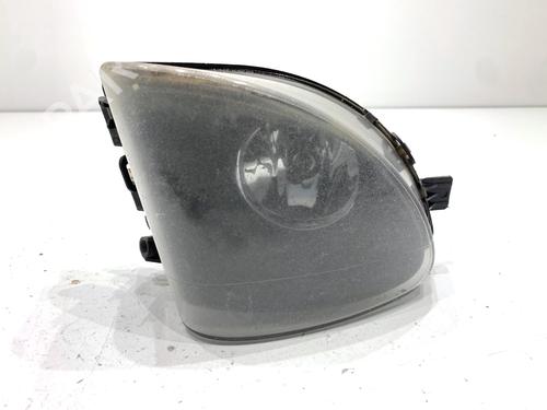 Used Right front fog light Right front fog light 39325796 39325796