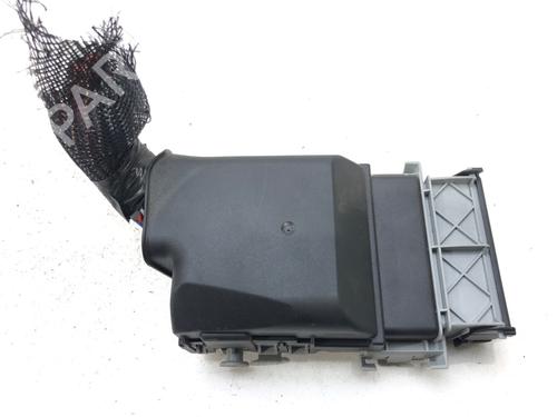 Used Fuse box Fuse box 39269738 39269738