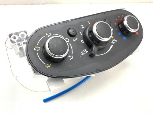 Climate control DACIA DUSTER (HS_) 1.2 TCe 125 4x4 | BP40558810I5 - Image 2
