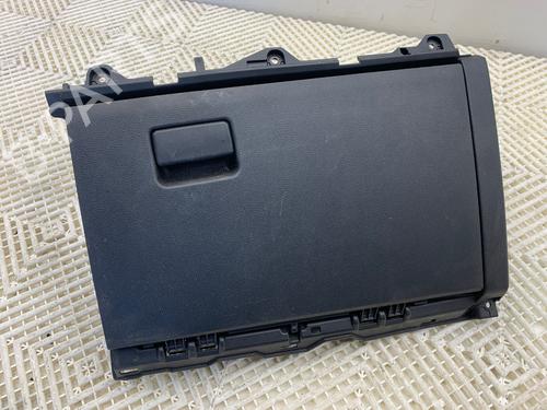 glove-box-toyota-corolla-estate-_e21_-2019-39347966 main image