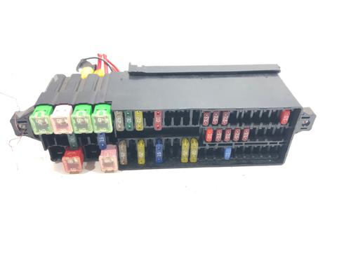 Used Fuse box Fuse box 39269346 39269346