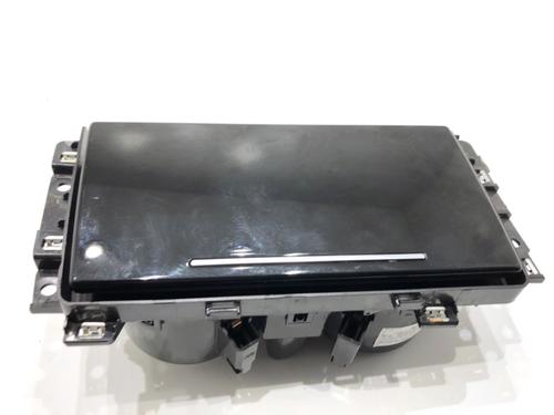 cupobject-holder-audi-q8-4mn-4mt-2018-39318034 main image