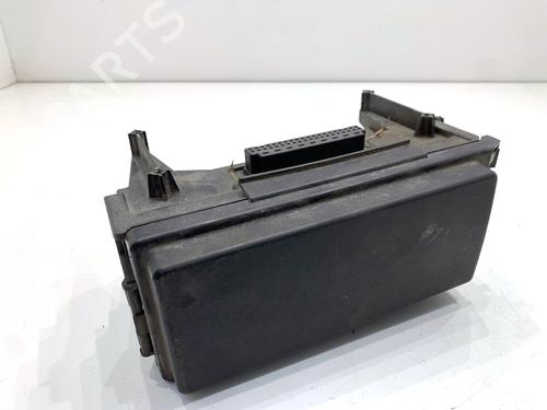 Used Fuse box Fuse box 39352115 39352115