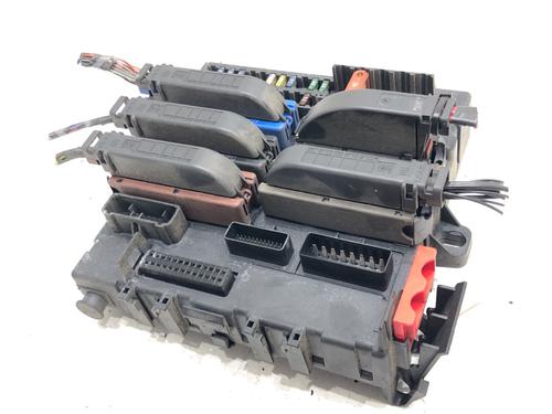 Used Fuse box Fuse box 39281893 39281893