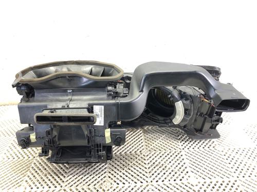 heater-matrix-audi-a4-b9-avant-8w5-8wd-2015-39294393 main image