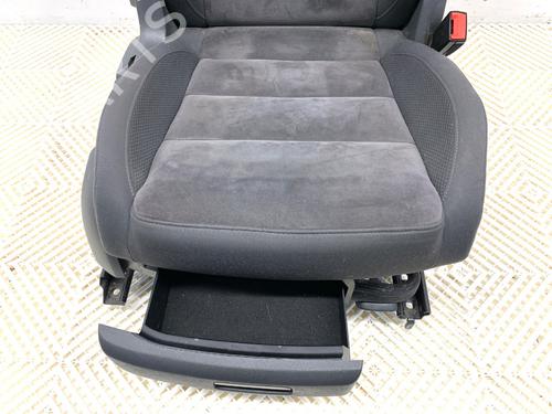 Right front seat VW TOURAN (1T3) 2.0 TDI | BP39363299C16 - Image 3