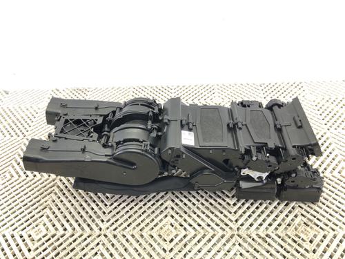 Heater matrix AUDI A8 D5 (4N2, 4N8, 4NC, 4NL) 60 TFSI Mild Hybrid quattro | BP39286041M63 - Image 4