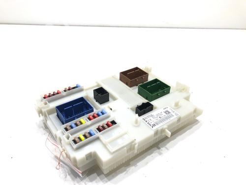 Used Fuse box Fuse box 39313518 39313518