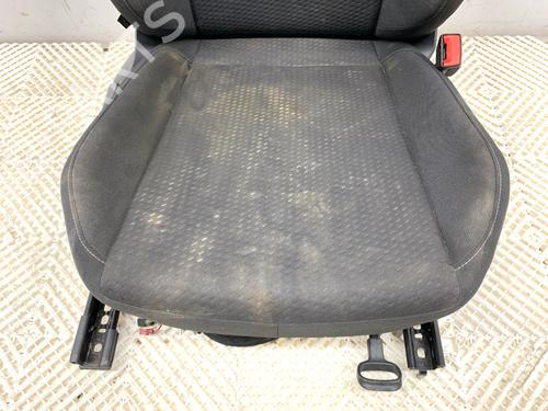 Right front seat VW POLO VI (AW1, BZ1, AE1) 1.0 TSI | BP39356640C16 - Image 3