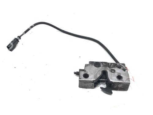 hood-lock-vw-golf-vii-variant-ba5-bv5-2013-2014-2015-2016-2017-2018-2019-2020-2021-2022-39282631 main image