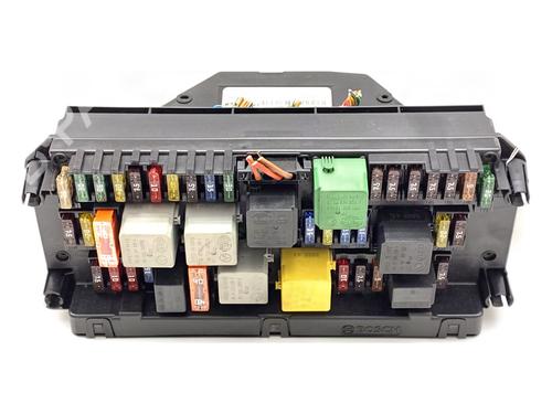 Used Fuse box Fuse box 39496700 39496700