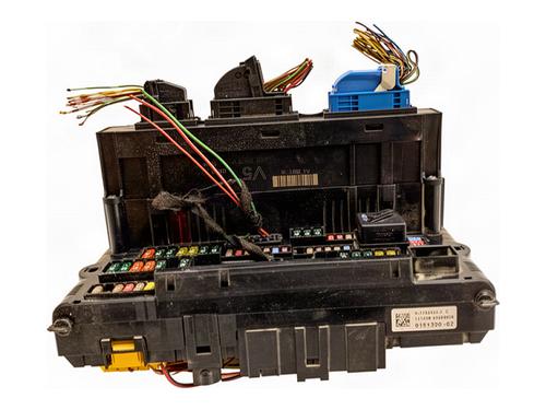Used Fuse box Fuse box BMW 7 (F01, F02, F03, F04) 740 i, Li (326 hp) 39704126 39704126