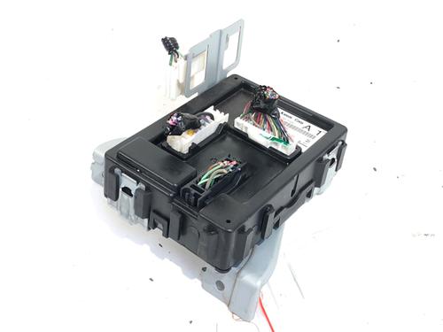 Used Fuse box Fuse box 39297567 39297567