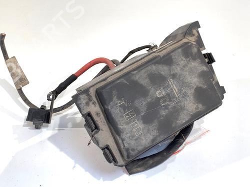 Used Fuse box Fuse box 39331760 39331760