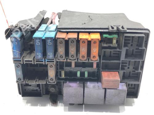 Used Fuse box Fuse box 39454496 39454496