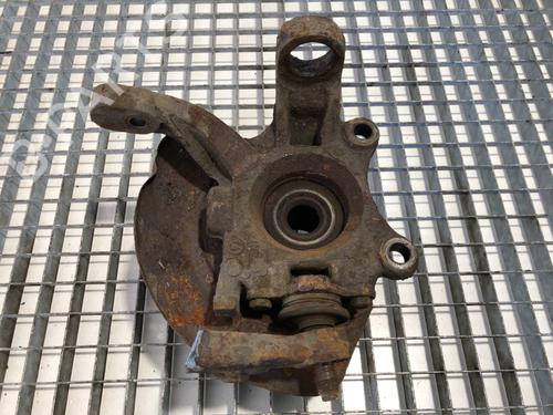 Used Left front steering knuckle Left front steering knuckle VW TRANSPORTER T4 Bus (70B, 70C, 7DB, 7DK, 70J, 70K, 7DC, 7DJ) 1.9 D (61 hp) 39323737 39323737