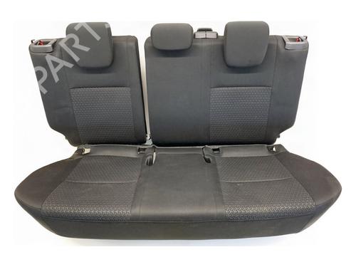 rear-seat-2nd-row-suzuki-swift-v-az-2017-39363830 main image