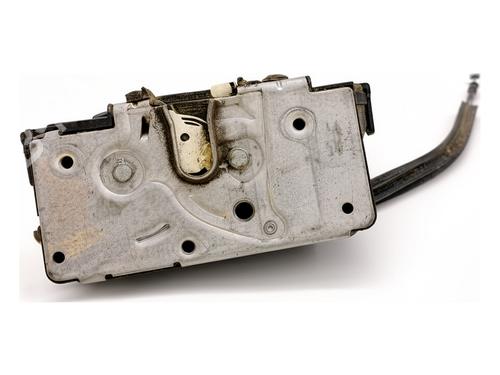 Cerradura puerta delantera derecha Cerradura puerta delantera derecha 39359223 39359223